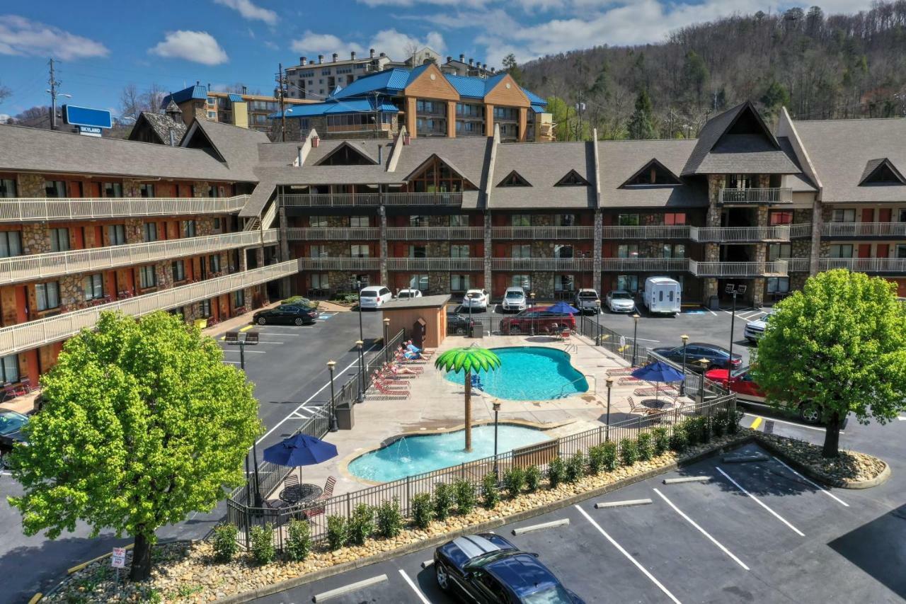 Crossroads Inn & Suites Gatlinburg Exterior foto