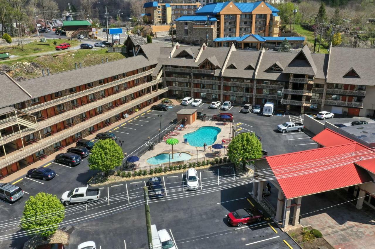 Crossroads Inn & Suites Gatlinburg Exterior foto