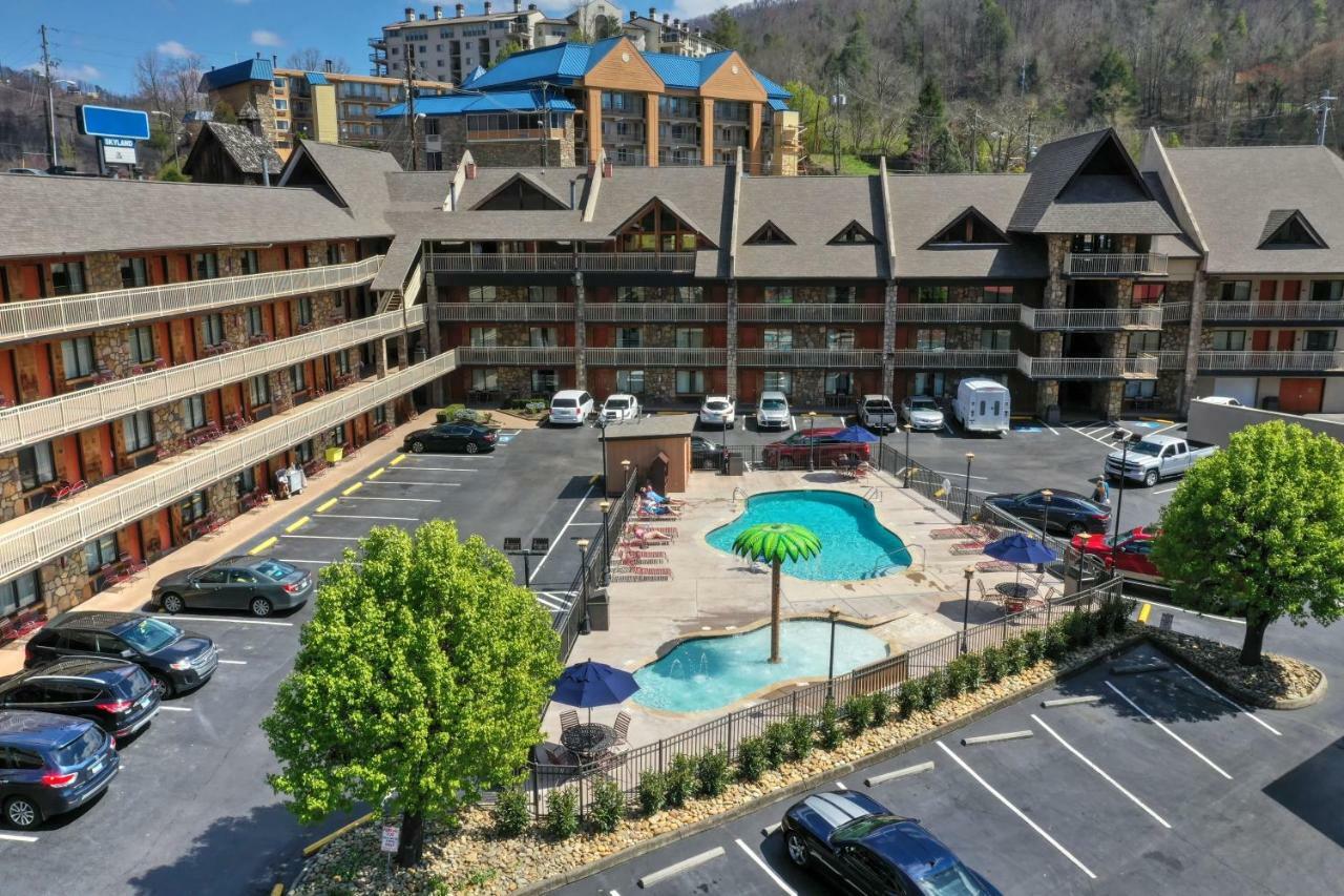 Crossroads Inn & Suites Gatlinburg Exterior foto