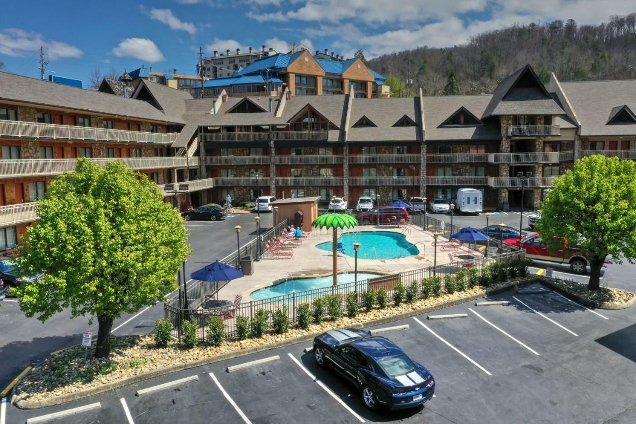 Crossroads Inn & Suites Gatlinburg Exterior foto