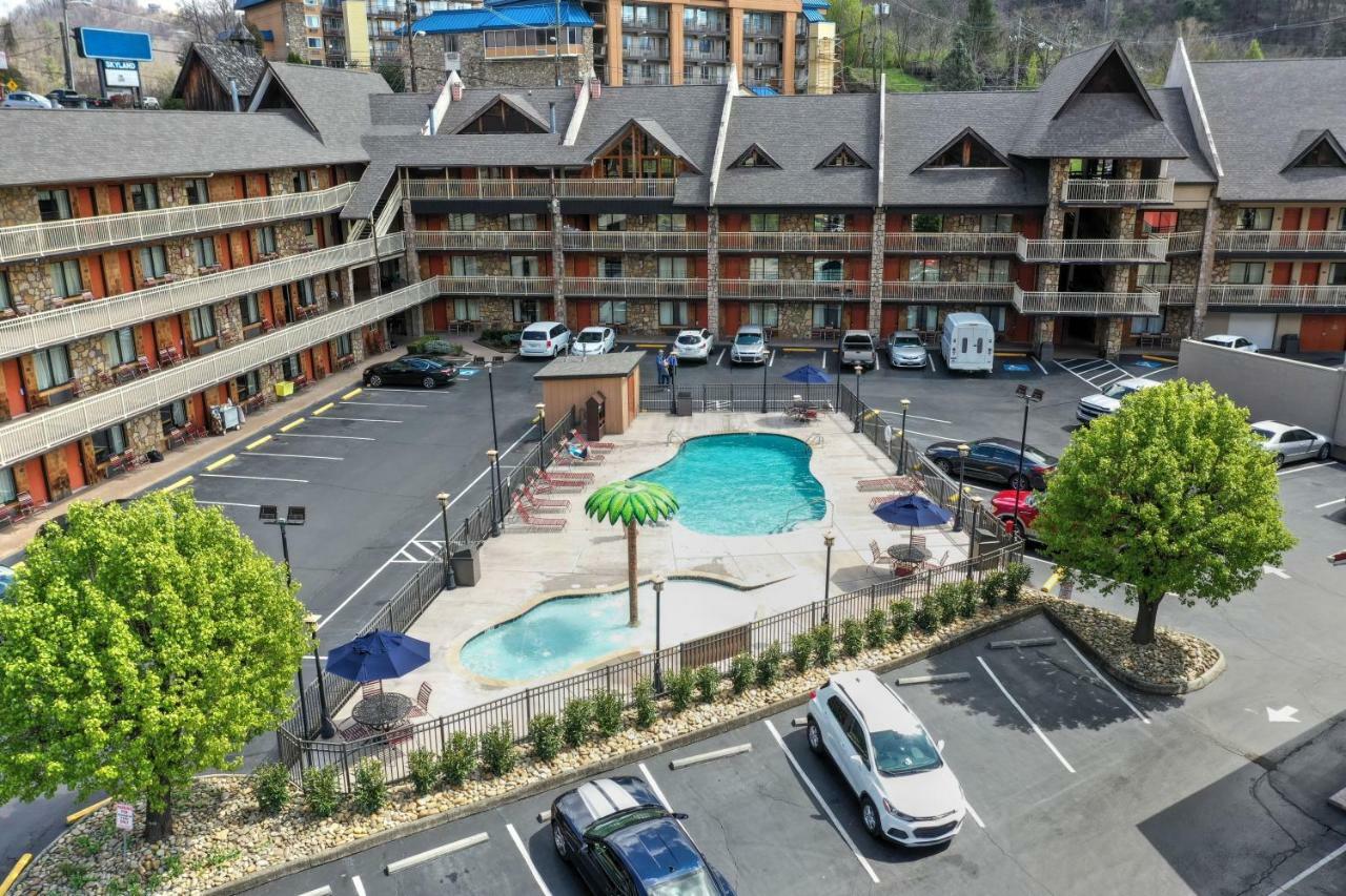 Crossroads Inn & Suites Gatlinburg Exterior foto