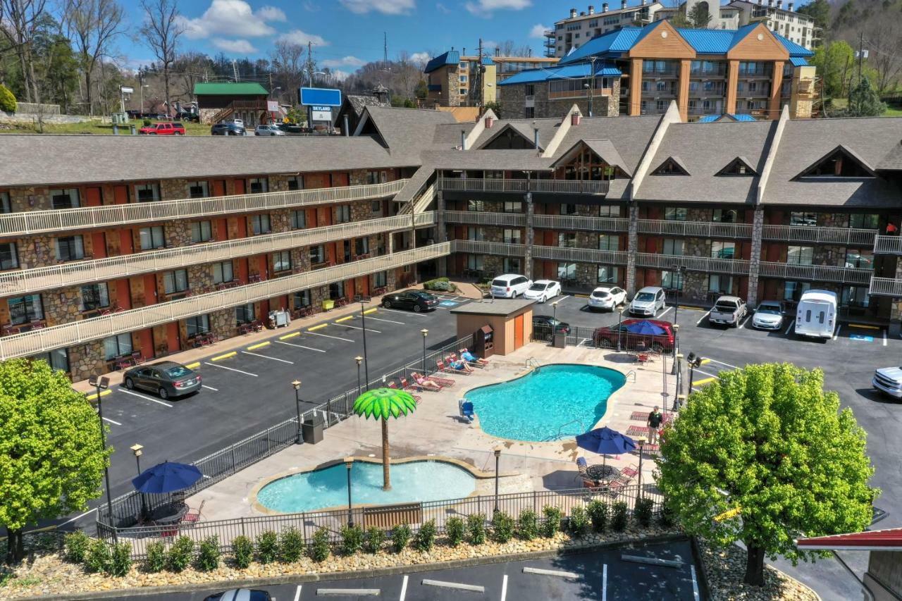 Crossroads Inn & Suites Gatlinburg Exterior foto