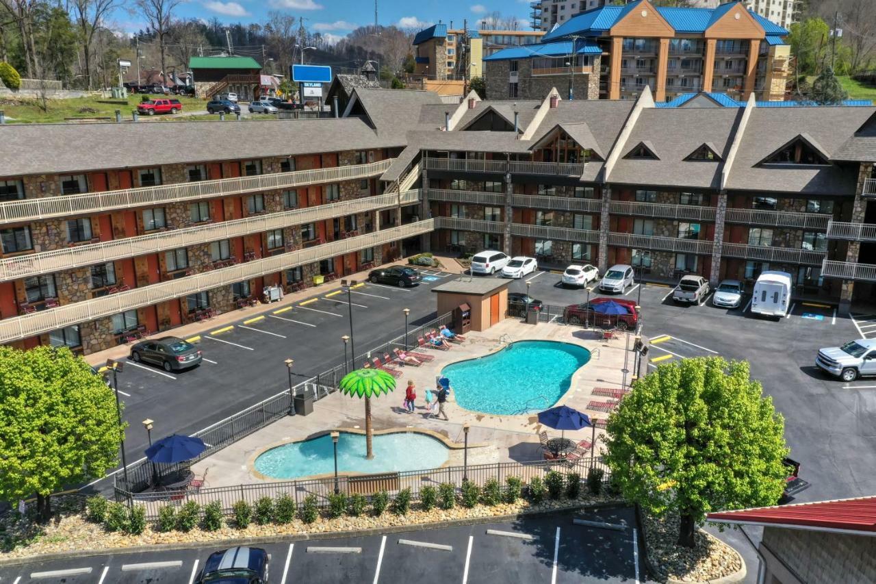 Crossroads Inn & Suites Gatlinburg Exterior foto