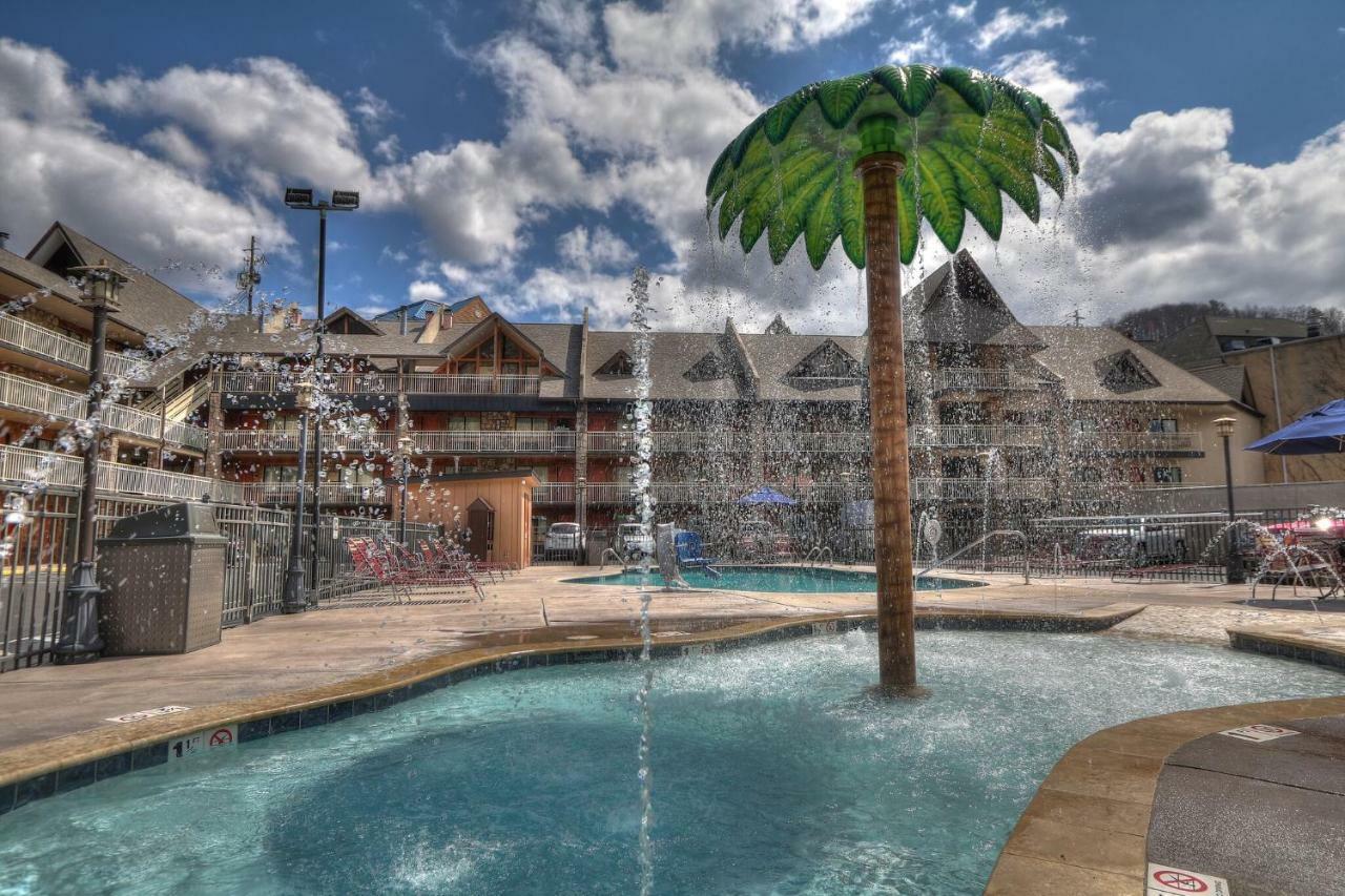 Crossroads Inn & Suites Gatlinburg Exterior foto