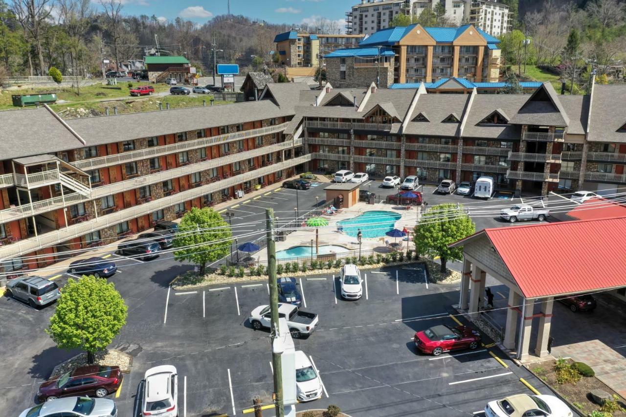Crossroads Inn & Suites Gatlinburg Exterior foto