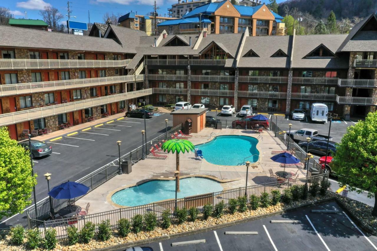 Crossroads Inn & Suites Gatlinburg Exterior foto